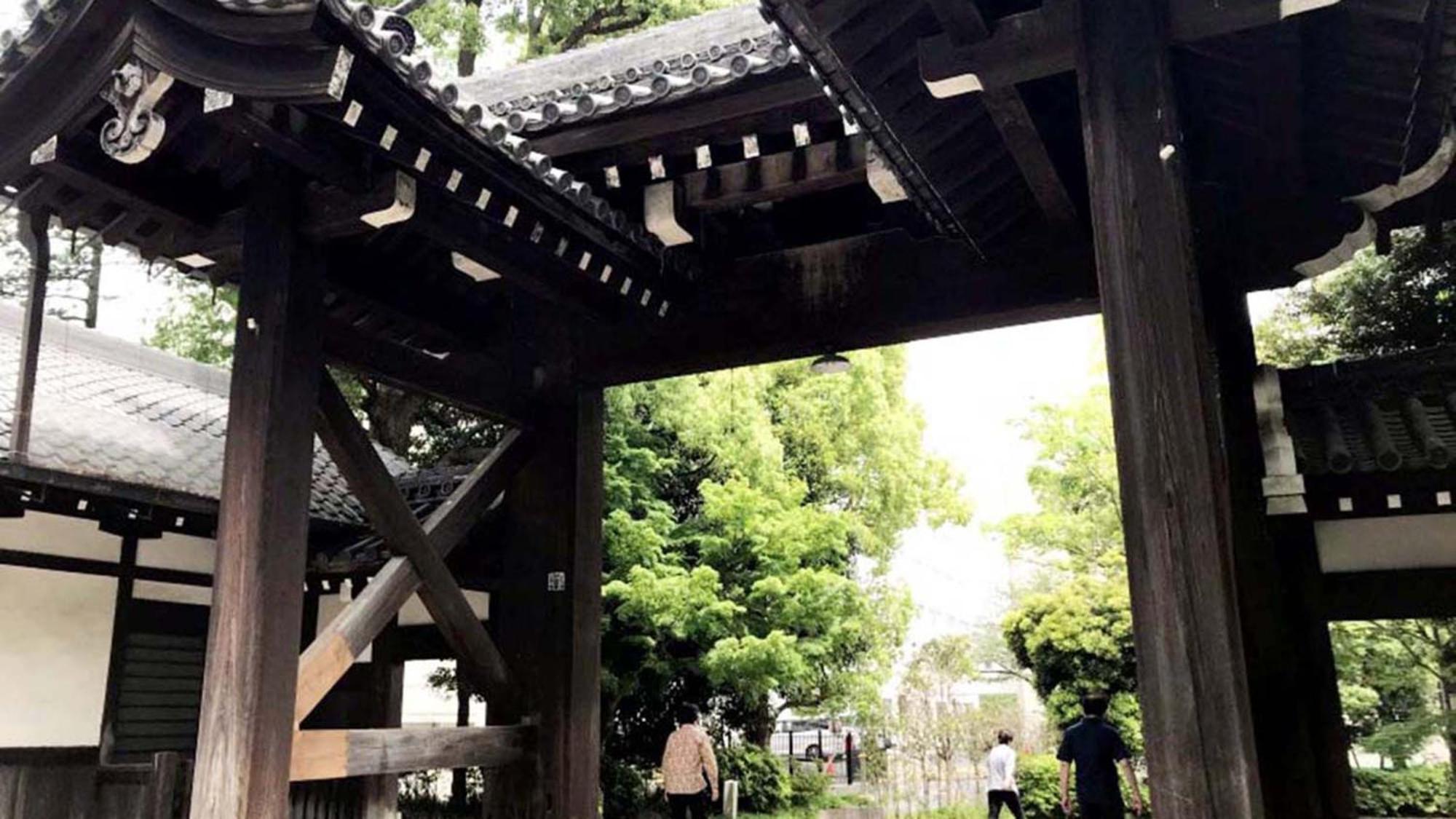 Toyoko Inn Yokohama Tsurumi Eki Higashi Guchi Esterno foto