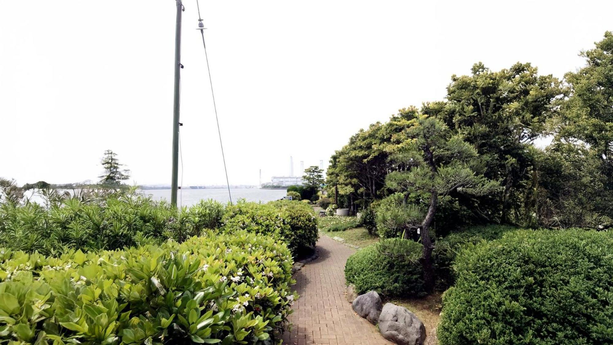 Toyoko Inn Yokohama Tsurumi Eki Higashi Guchi Esterno foto